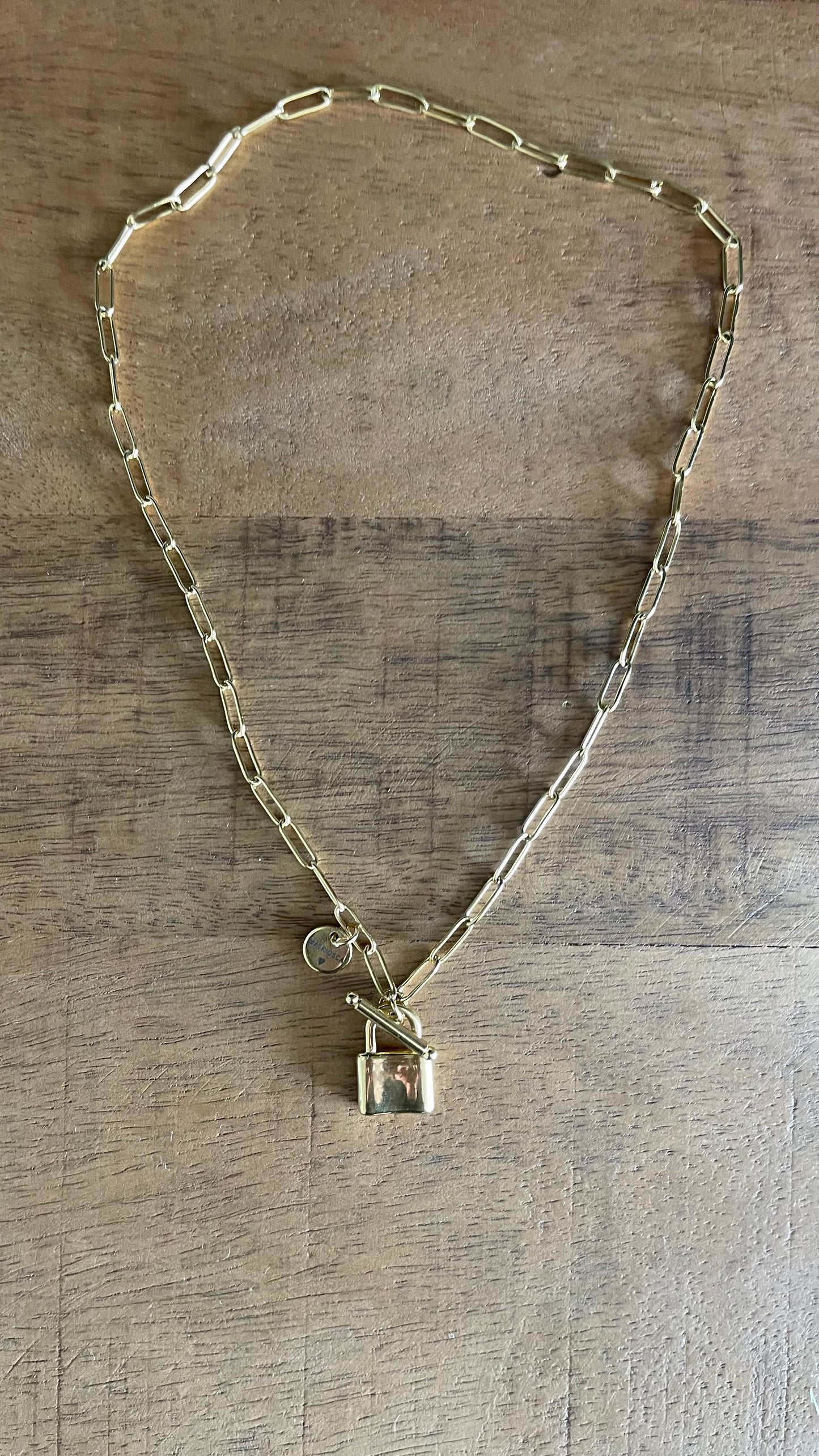 Lock chain ( exclusive myclosetand)
