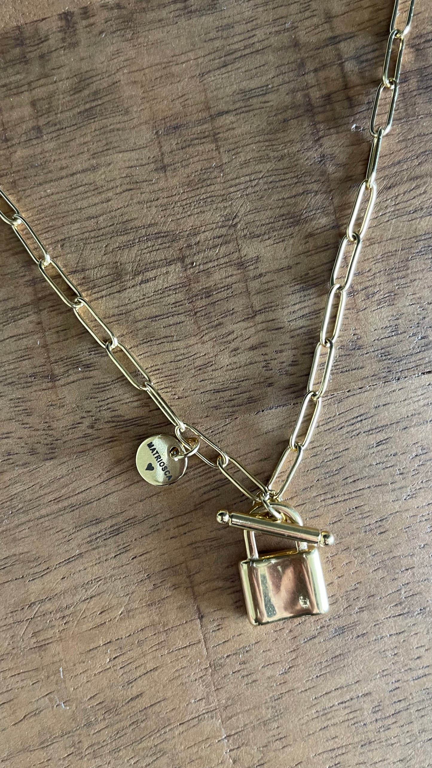Lock chain ( exclusive myclosetand)